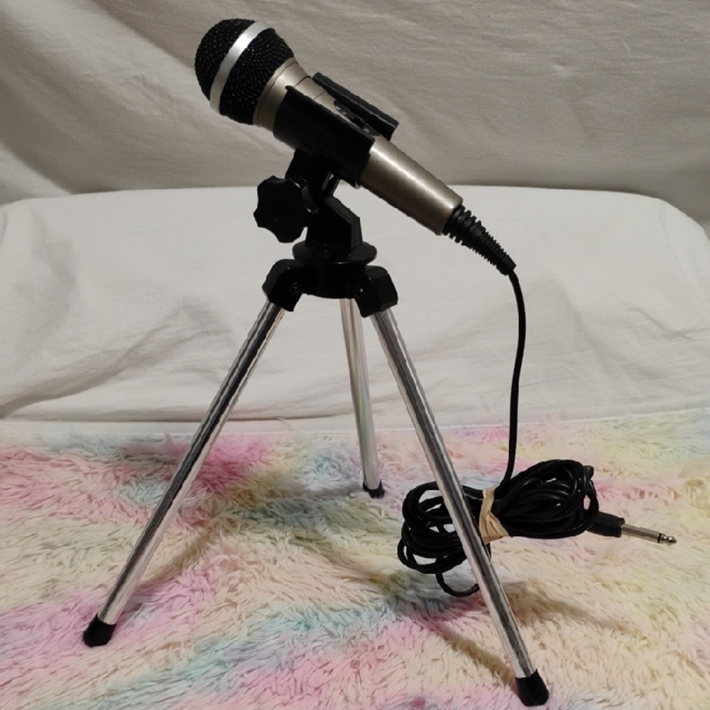(#19) Professional Black & Silver Microphone with Tripod Stand